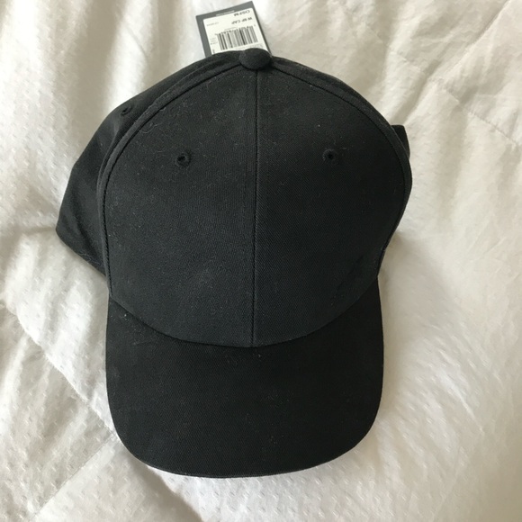 adidas Accessories - NWT! adidas Women’s Black Classic Baseball Cap